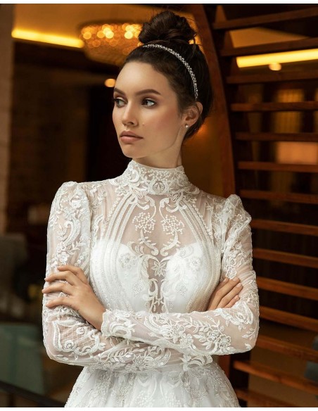 Diadema fina con pedrería incrustada-2