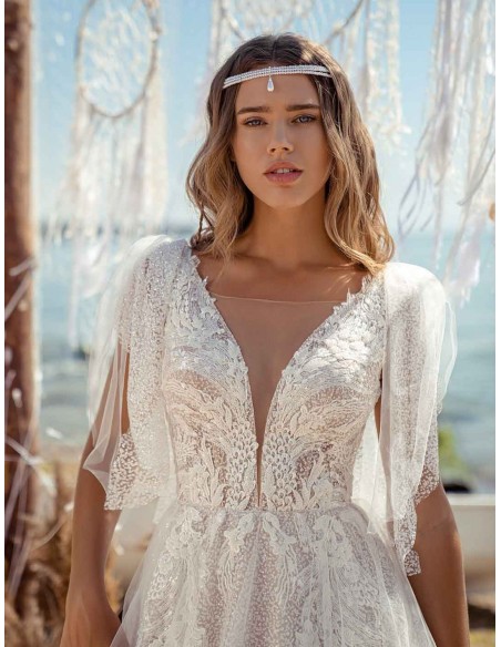 Princess cut wedding dress, lace tulle with rhinestones and open back by ANNIE VICTOR at INVITADISIMA