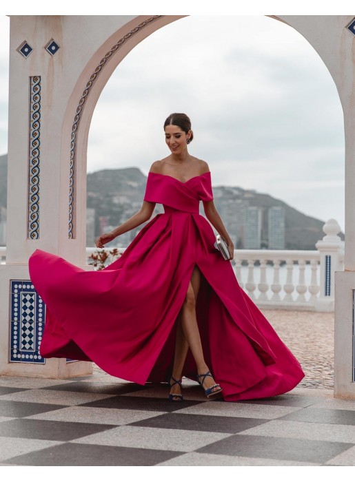 Long gown with bandeau neckline and train - INVITADA PERFECTA Silviamo - 2 