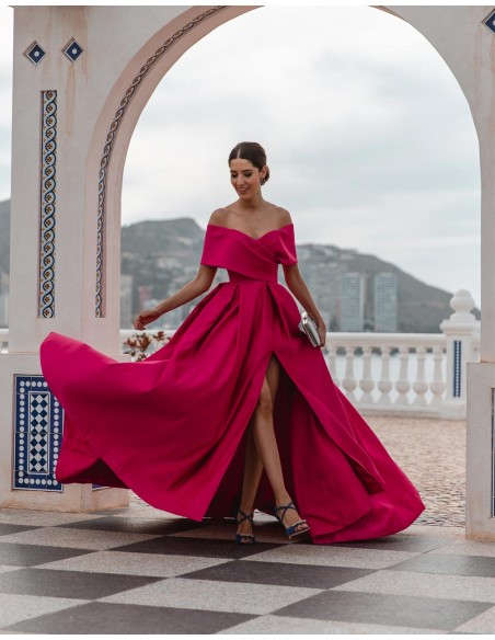 Long gown with bandeau neckline and train - INVITADA PERFECTA Silviamo - 2 