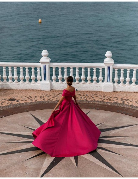 Long gown with bandeau neckline and train - INVITADA PERFECTA Silviamo - 4 