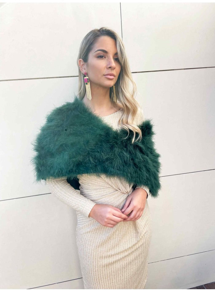 Green wrap made with natural ostrich plumage