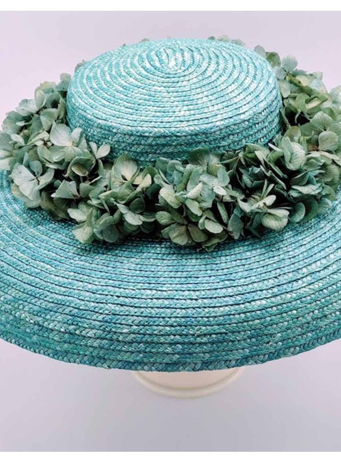 Pamela of natural straw and preserved flowers