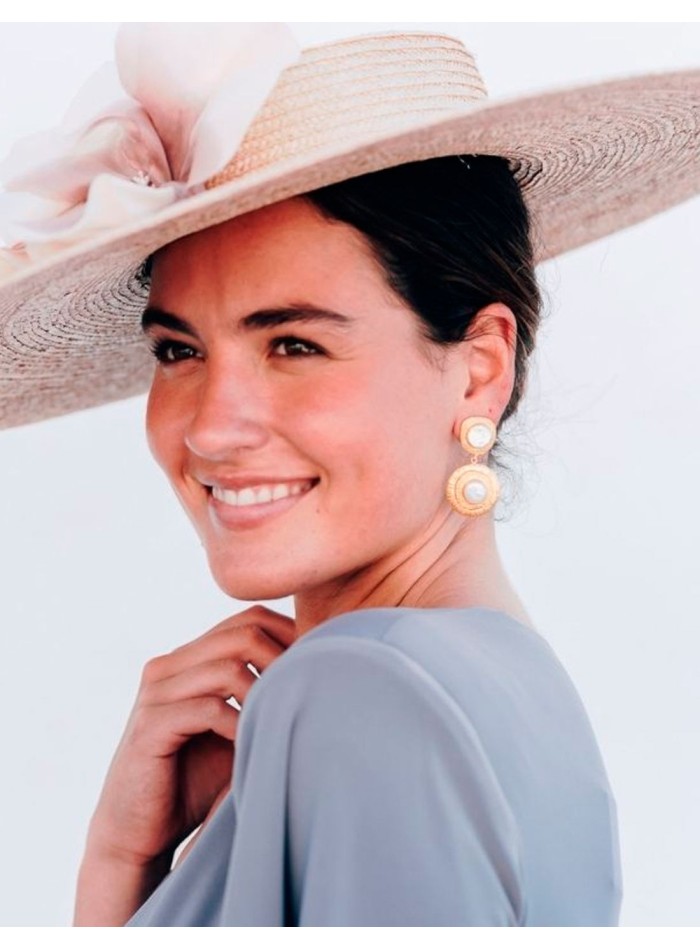 Pendientes metalizados con perla circular para invitada