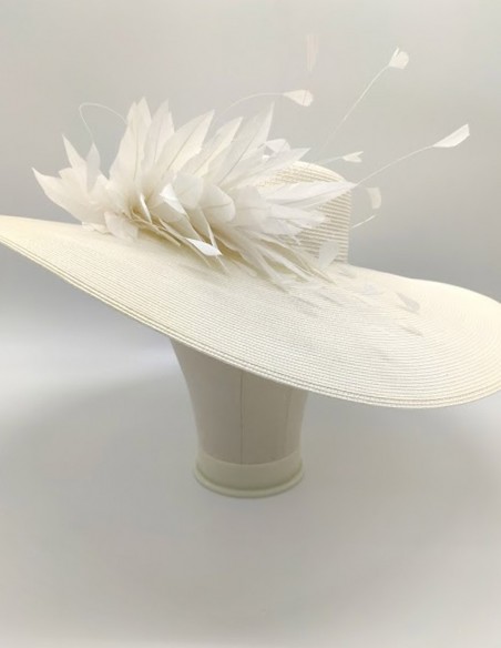 Bridal pamela with cock feather knob