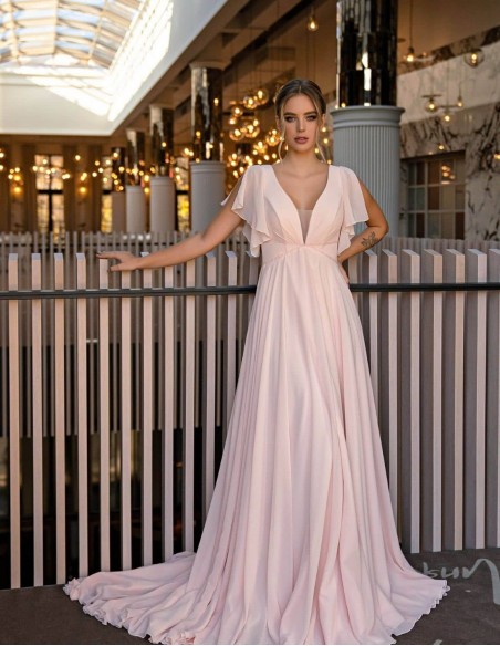 vestidos con mangas angel y escote en pico