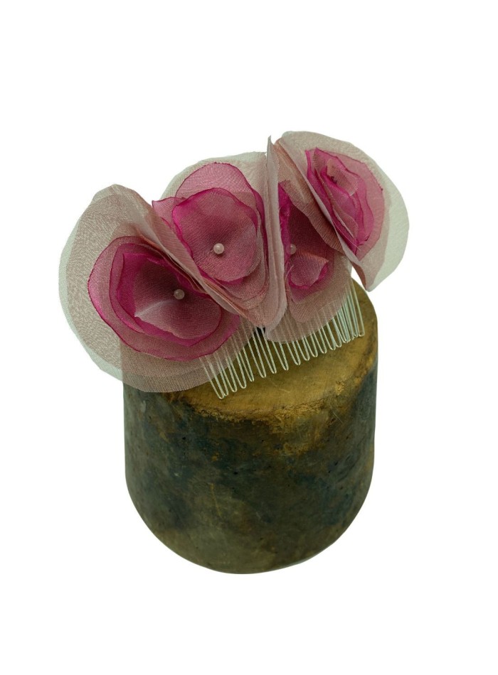 Tocado peineta con flores fucsias y nude de...