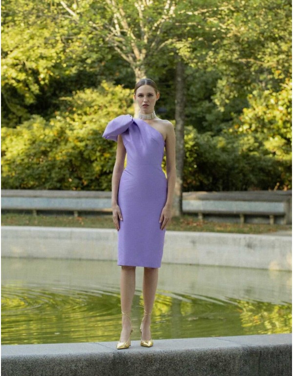Vestido coctel con escote asimétrico y lazada al hombro lavanda 2