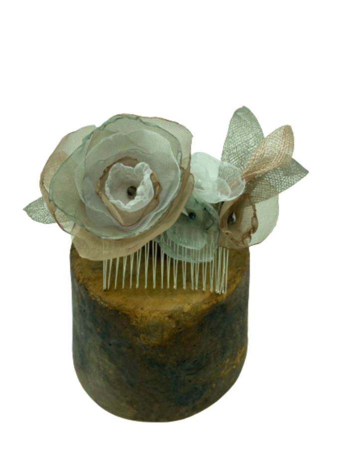 Plumeti tulle comb headpiece with sinamay