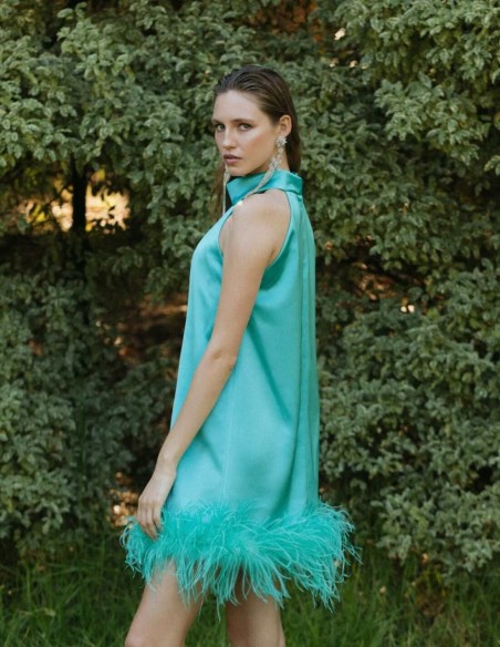 Cocktail dress with feathers and halter neckline