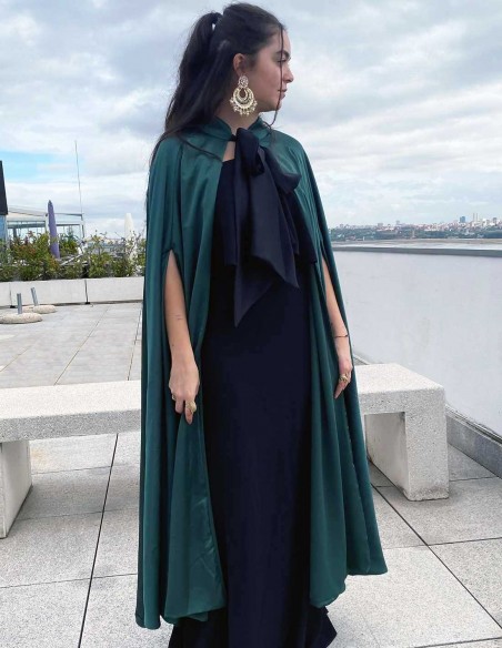Reversible satin/gauze cape for wedding guests