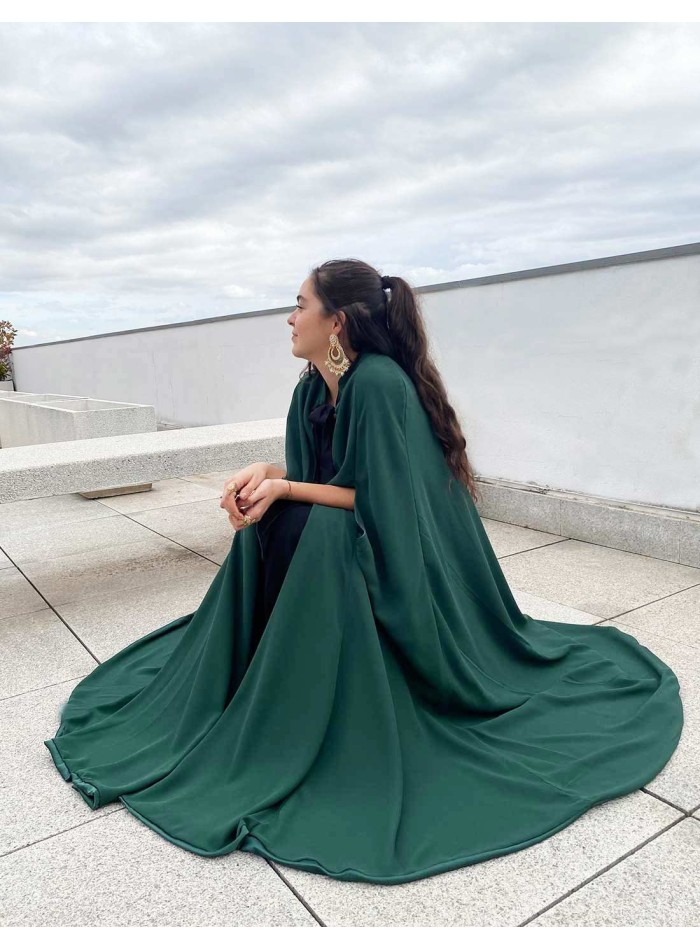 Reversible satin/gauze cape for wedding guests