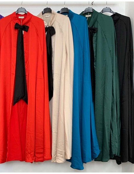 Reversible satin/gauze cape for wedding guests