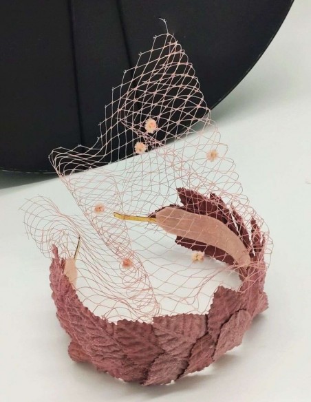 Diadema de minihojas con redecilla champagne