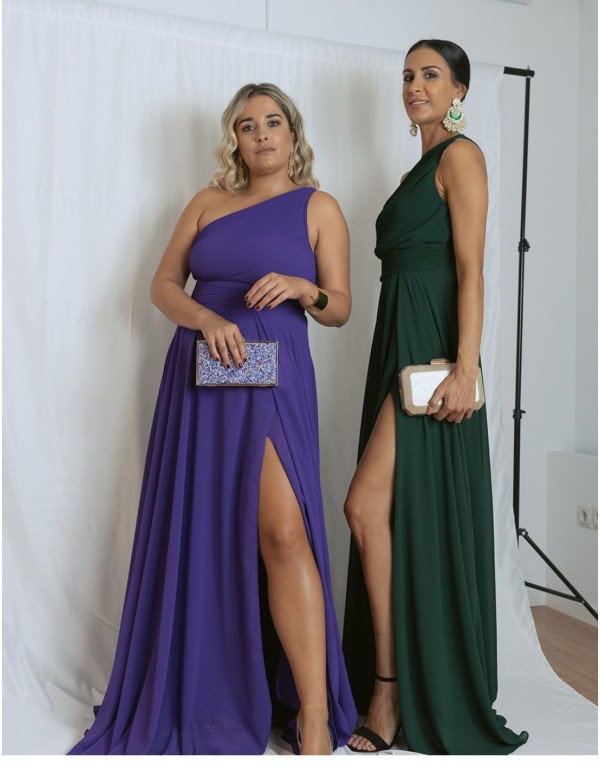 Vestido de fiesta largo con escote asimétrico y apertura...