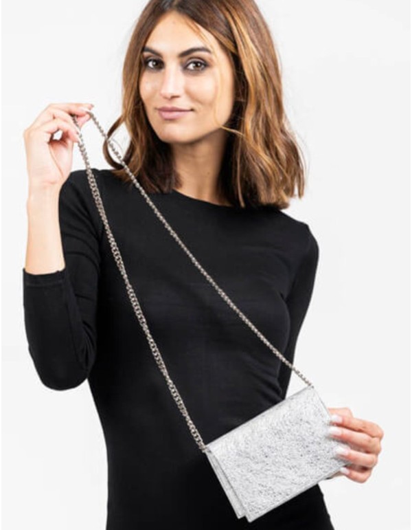 Mini metallic party bag with a long metal chain 2