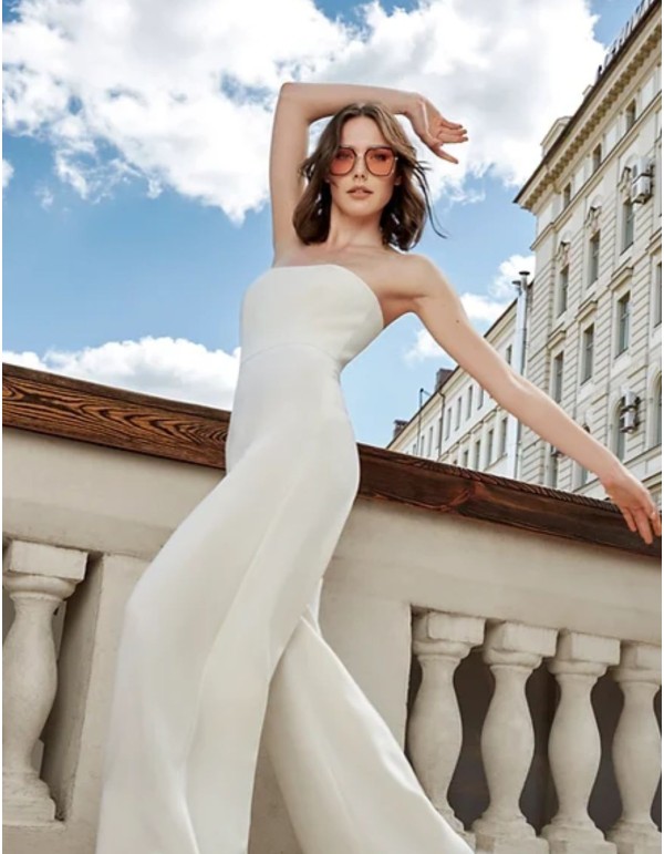 Mono largo de fiesta con escote palabra de honor para invitadas 2