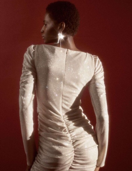 Robe courte de soirée drapée en tissu chatoyant