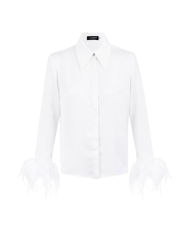 Camisa de fiesta con plumas y botón joya 2