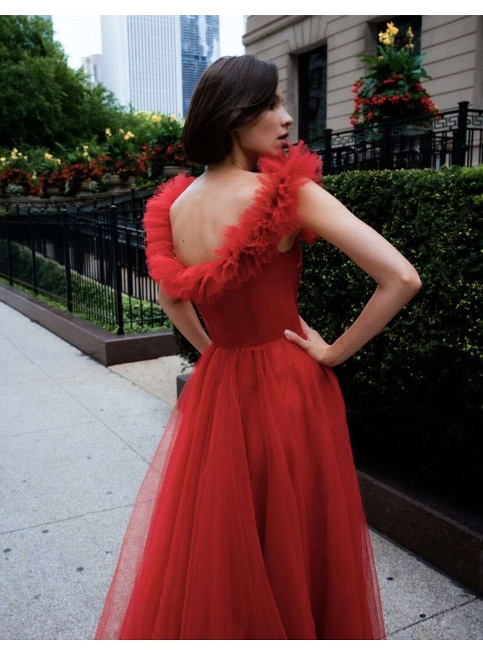 Vestido largo de fiesta con tul y volantes...