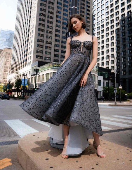 Robe de soirée midi avec corsage et jupe asymétrique avec broderie brillante