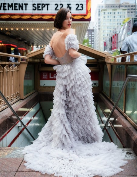 Vestido largo de fiesta con volantes de tul y cuerpo tipo corsé