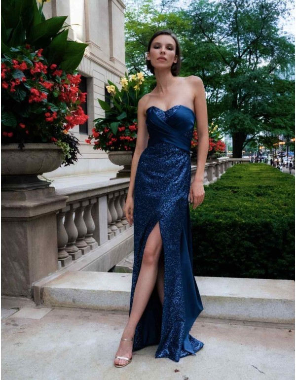 Vestido largo de fiesta con escote corazón cruzado y purpurina