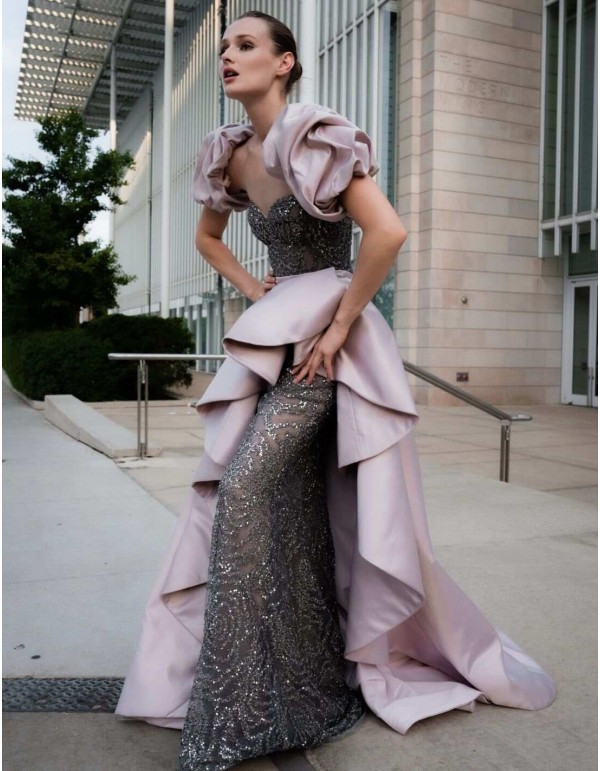 Vestido largo de fiesta de corte sirena con escote corazón y tejido brillante