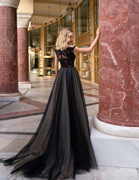 Long party dress with embroidered bodice and tulle maxi skirt