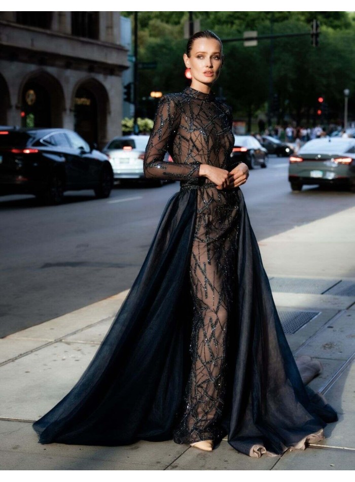 Long party dress with transparencies and sequins