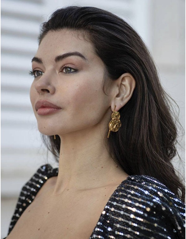 Gold party earrings with circles and texture 2