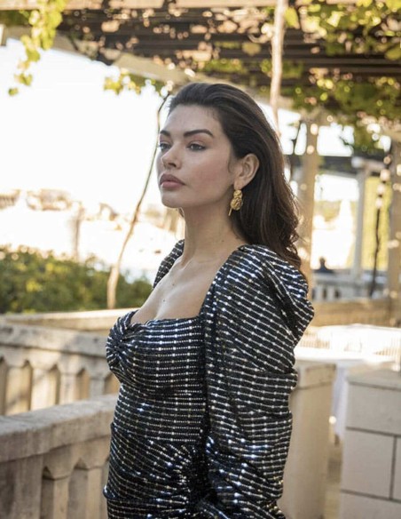 Boucles d'oreilles de fête en or avec des cercles et de la texture