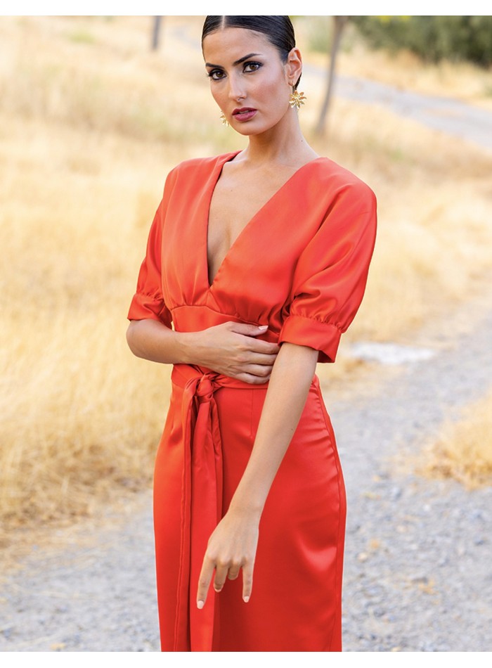 Vestido de fiesta midi con manga corta abullonada y lazada a la cintura en color rojo