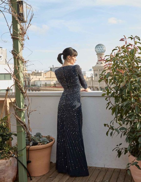 Long party dress with central knot and long sleeves