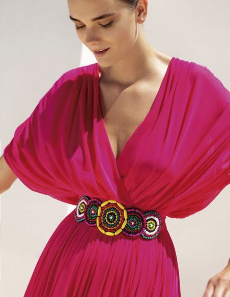 Robe longue de fête avec manches et encolure chauve-souris