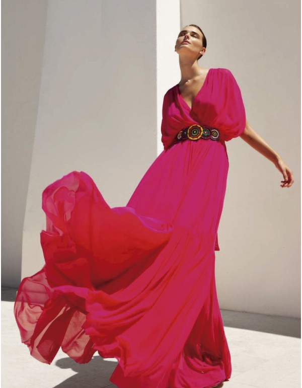 Long party dress with batwing sleeves and neckline 2