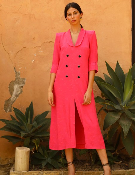 Vestido de fiesta midi con cuello smoking y botones