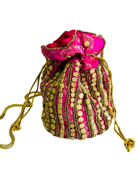 Bolso bombonera con abalorios para invitadas