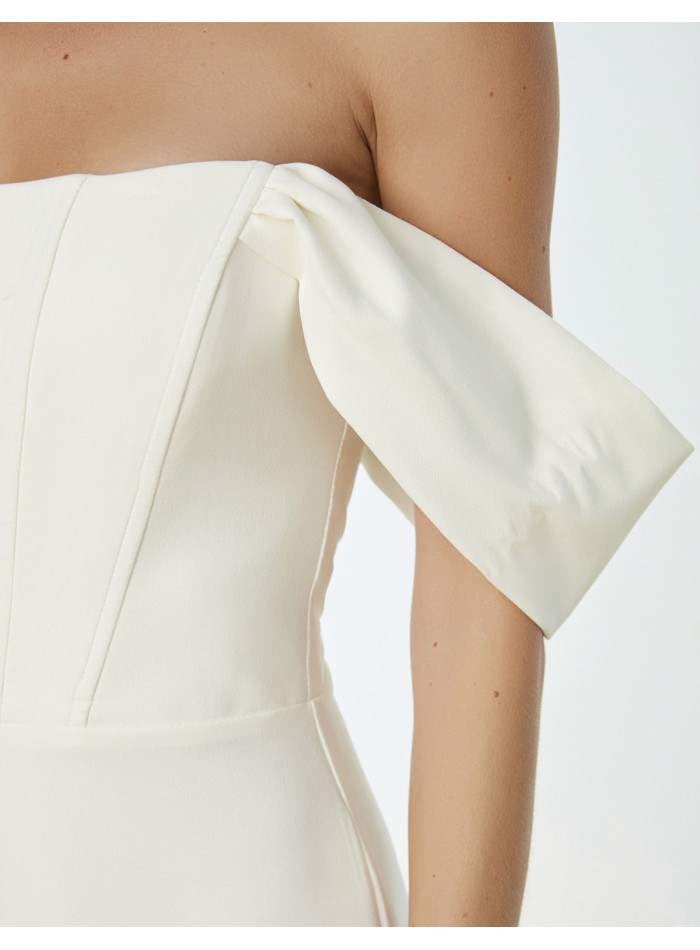 Mono de fiesta con cuerpo corpiño y manga caída