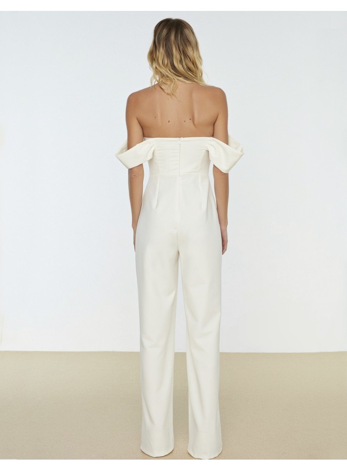 Evening jumpsuit with bodice and small sleeves