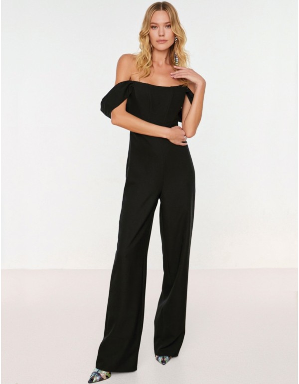 Combinaison de soirée avec corsage et manches plongeantes