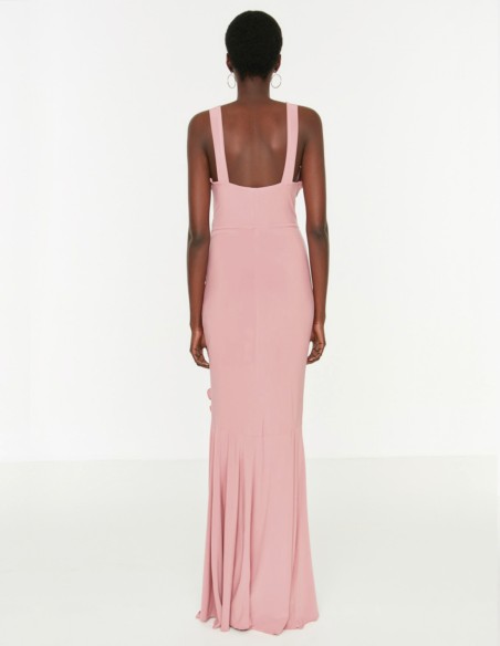 Stretch evening dress with ruffled and slit