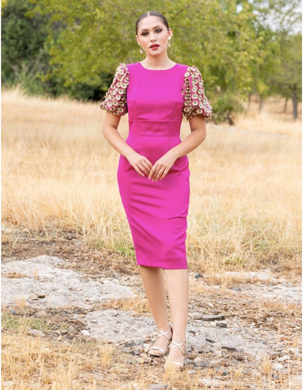 Vestido cóctel con escote espalda y manga corta abullonada