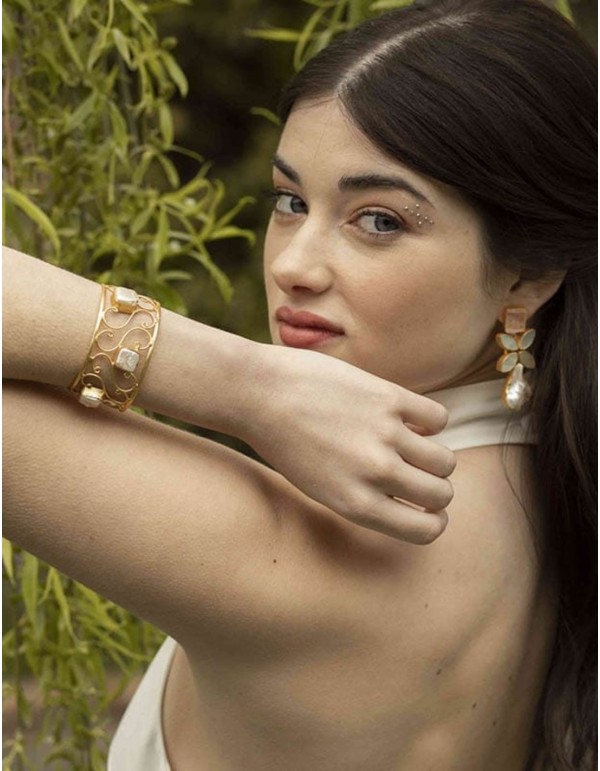 Gold bracelet with natural white stones 2