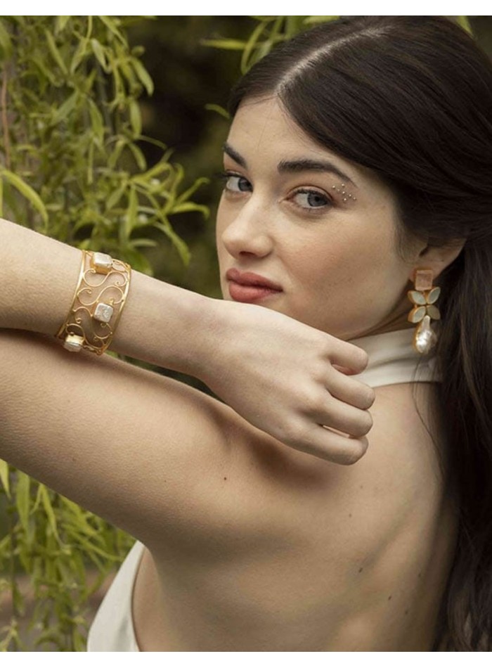 Gold bracelet with natural white stones