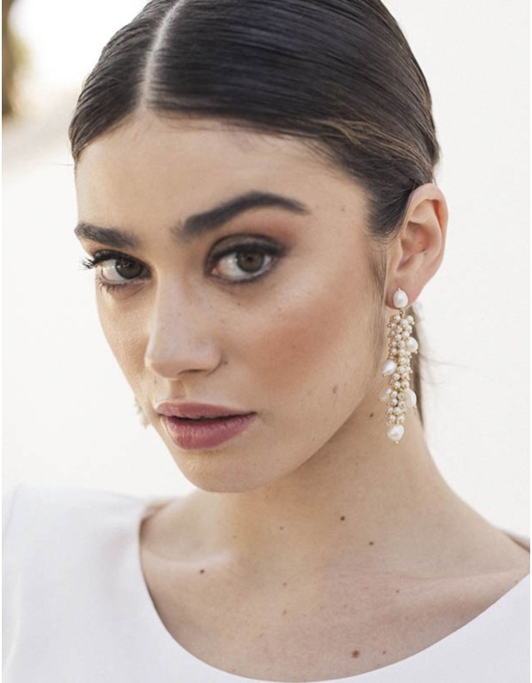 Longues boucles d'oreilles de fête avec perles blanches 2