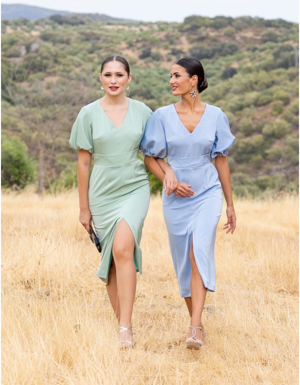 Robe midi pastel avec fente centrale et décolleté