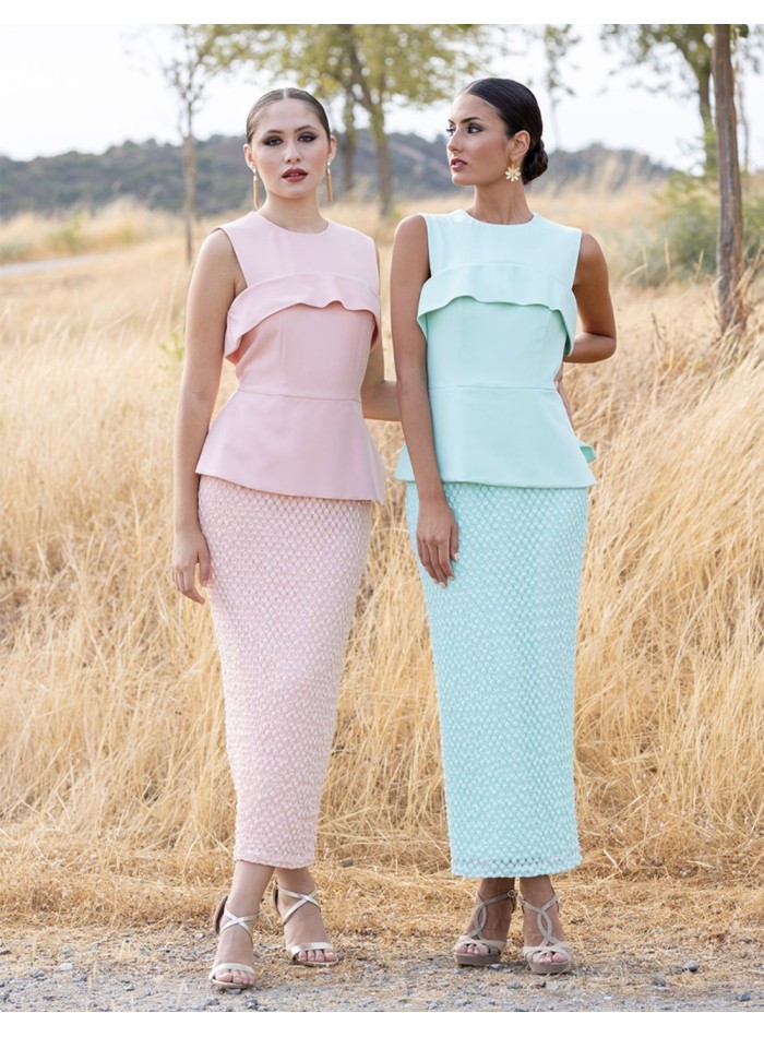 Midi dress with ruffles and lace skirt