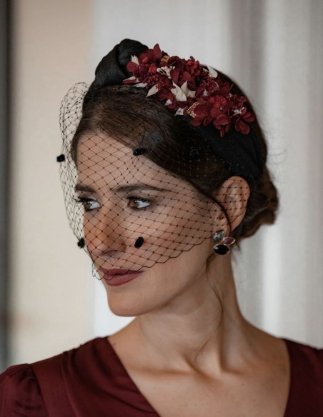 Black knotted headband with preserved flowers