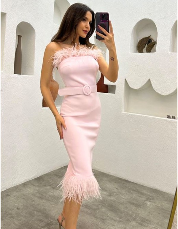 Vestido de fiesta midi con detalle plumas y cinturón para invitada 2